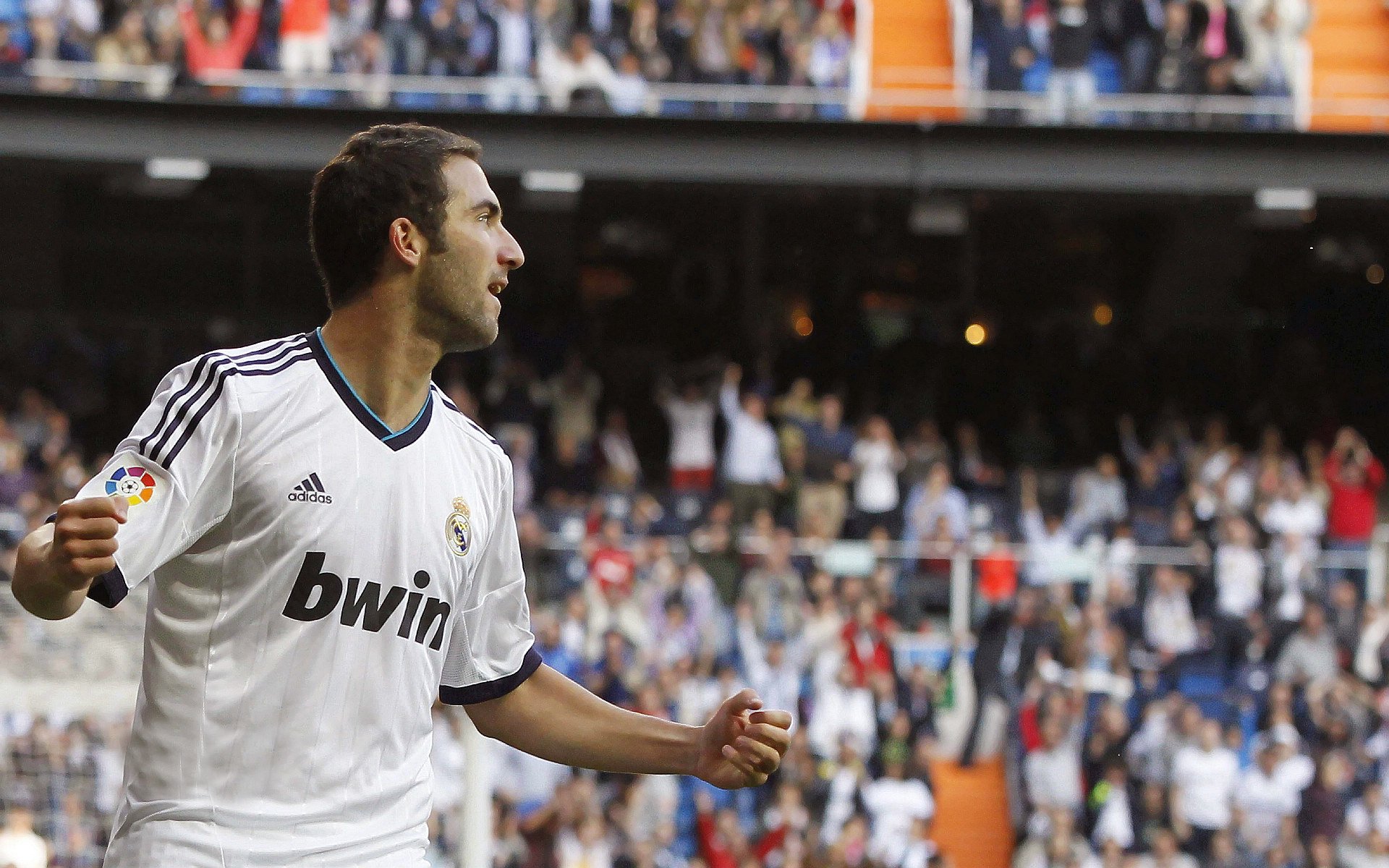 MILAN体育APP下载入口官网-14场造12球！巴萨3-1完胜，拉什福德再进球，当选西甲官方最佳，巴萨后腰引援